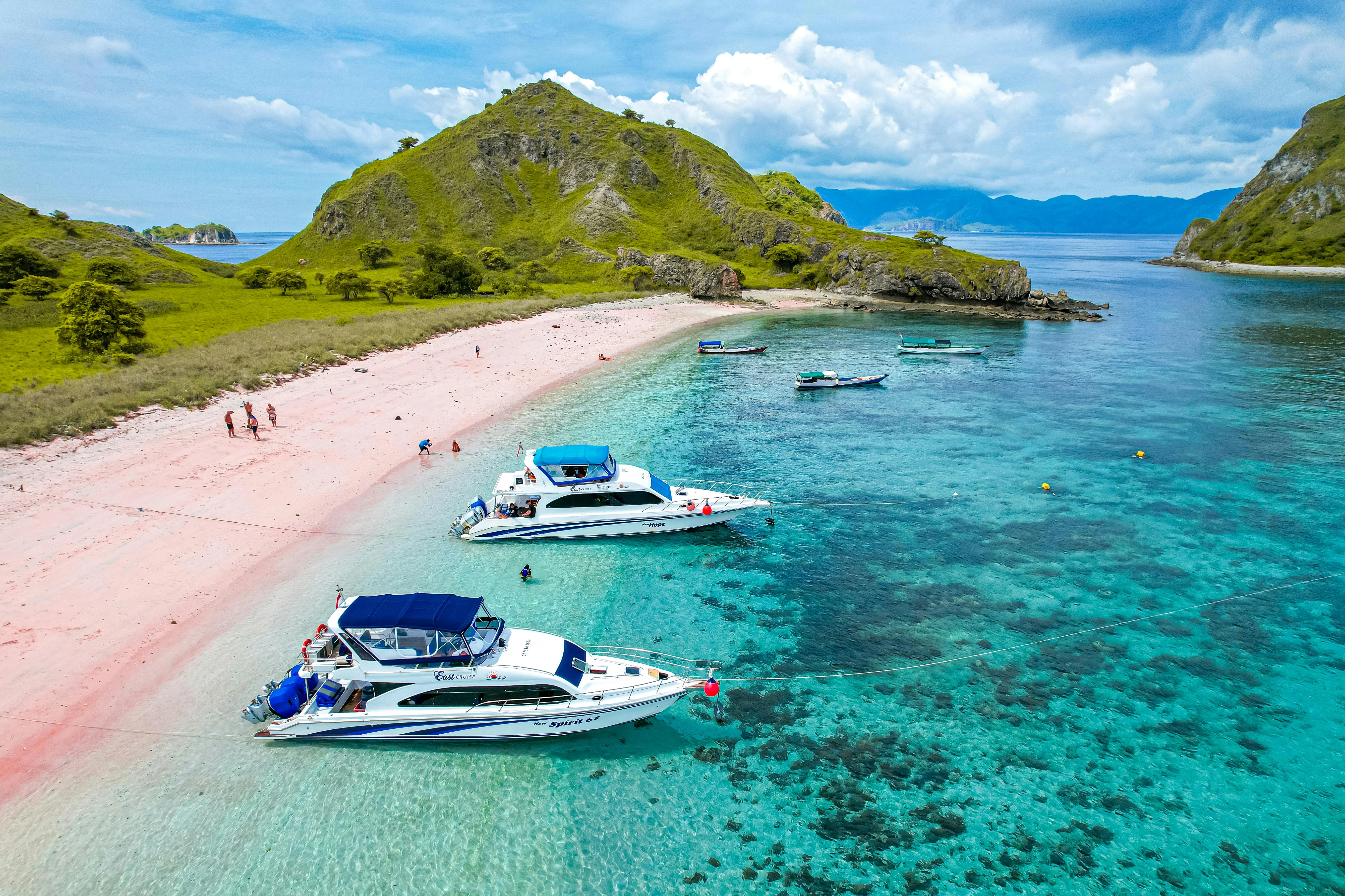 Liburan ke Labuan Bajo? Ini Risiko Perjalanan Domestik yang Sering Diremehkan